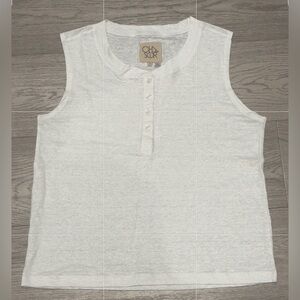 Chaser white tank with 4 buttons at top